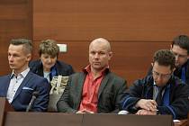 Soud se třemi muži, kteří jsou obžalovaní z vraždy Martina Říhy začal 29. března 2017. Zakladatel První pražské družstevní záložny zmizel před 13 lety a dlouhou dobu patřil k nejhledanějším Čechům v databázi Interpolu.