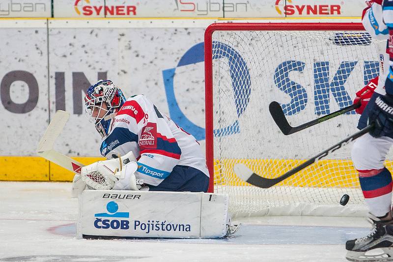 Utkání 9. kola Tipsport extraligy ledního hokeje se odehrálo 1. října v liberecké Home Credit areně. Utkaly se celky Bílí Tygři Liberec a HC Dynamo Pardubice. Na snímku je brankář Martin Růžička.