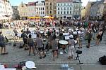 Na náměstí Dr. Edvarda Beneše v Liberci vystoupili Police Symphony Orchestra v rámci benefičního koncertu na podporu spolku Šance zvířatům