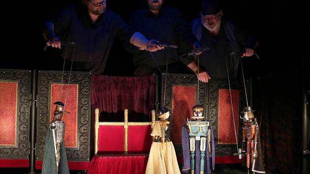 V Naivním divadle přivítají plzeňské Divadlo Alfa s inscenacemi Johanes Doktor Faust a Jenovéfa.
