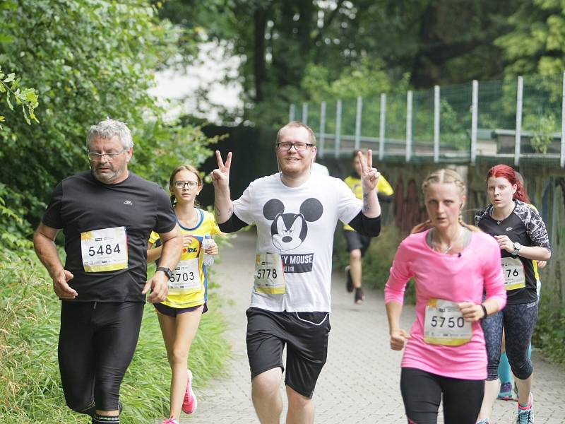 Nejen amatérští běžci si vyzkoušeli své schopnosti při libereckém RunTour.