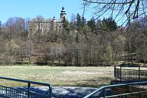 Zase o něco hezčí bude procházka v okolí zámku Lemberk. Po deseti letech se vrátí voda do Pivovarského rybníka.