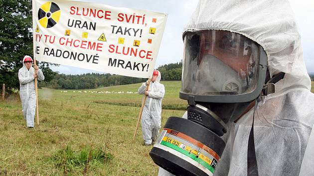 Protest proti těžbě uranu v obci Kotel u Osečné.