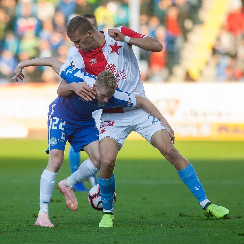 Zápas 12. kola první fotbalové ligy mezi týmy FC Slovan Liberec a SK Slavia Praha se odehrál 21. října na stadionu U Nisy v Liberci. Na snímku vlevo je Petr Ševčík.