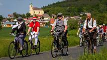 Haškova velocipiáda, tradiční jarní slavnost se spanilou jízdou cyklistů na historických kolech v dobových kostýmech, se uskutečnila 8. května ve Všeni u Turnova.