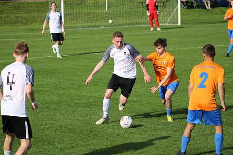 Studenec (oranžová) doma nezaváhal a Ruprechtice porazil 3:1.