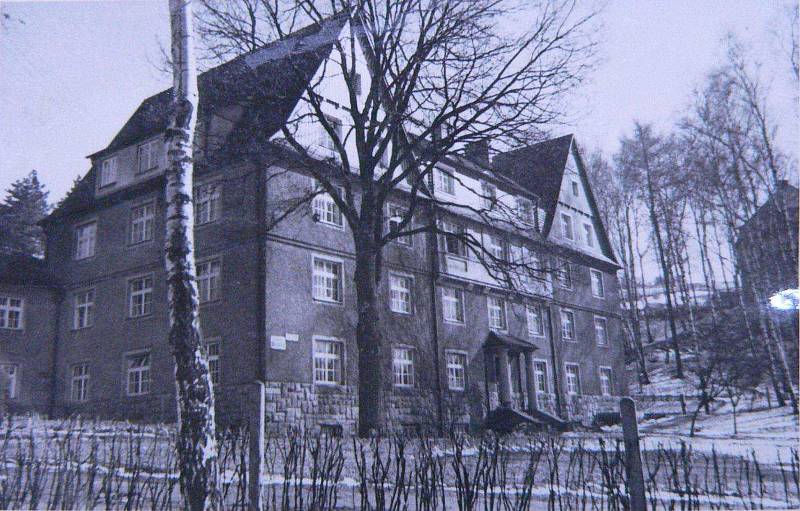 Foto dívčí ubytovny čp. 498/IV ze soupisu domů fy J. Liebiega & Comp. z roku 1940 od arch. A. Corazza, s. 676