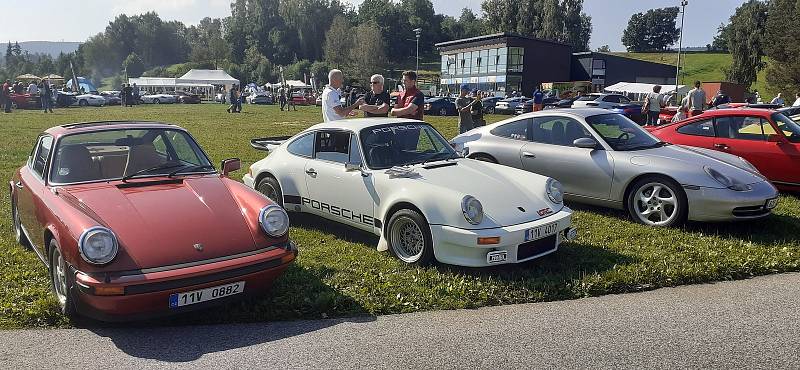 Oldtimer a Ferdinand Porsche Festival.