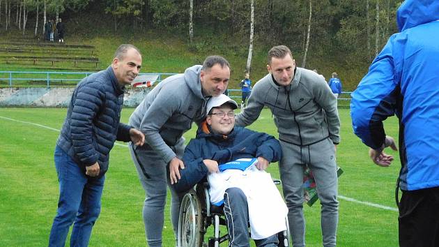 Ve Frýdlantu nastoupil ligový Slovan Liberec se všemi hráči základu. Proti nim v exhibici hráli fotbalisté z Frýdlantského výběžku.