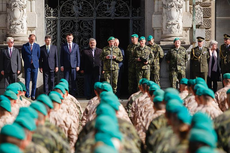 Oslava stoletého výročí chemického vojska na libereckém náměstí.