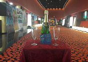 Čestná poukázka CineStar Liberec a šampaňské. 
