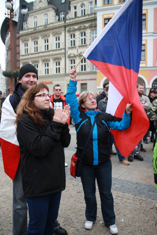 Demonstrace na náměstí v Liberci.