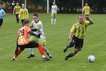 Momentka je ze zápasu I.B třída Kamenice - Rapid Liberec. Liberecký tým skončil v okresní anketě třetí a jde do rajského kola.