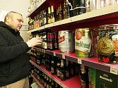 Až 80 druhů piva nabízí svým zákazníkům prodejna v libereckých Ruprechticích. 
