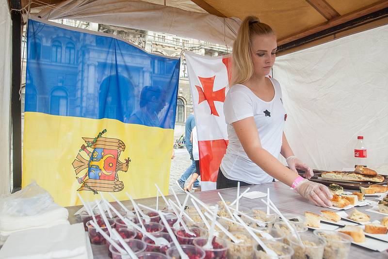 Letní festival cizinců a národnostních menšin proběhl 31. srpna na náměstí Dr. E. Beneše v Liberci. Pro návštěvníky byl připraven bohatý kulturní program i ochutnávky národních pokrmů.