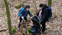 Téměř pět desítek žáků Základní školy speciální Frýdlant se ve středu 21. dubna 2021 zapojilo v rámci mezinárodního Dne Země do úklidu Frýdlantu.