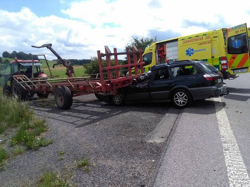 Smrtí třicetiletého řidiče skončila pondělní nehoda na silnici u obce Postřelná nedaleko Jablonného.