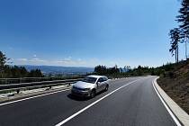 První část silnice od Liberce k Výpřež opravili silničáři v roce 2021. Nyní finišují s opravou části z Výpřeže do Světlé.