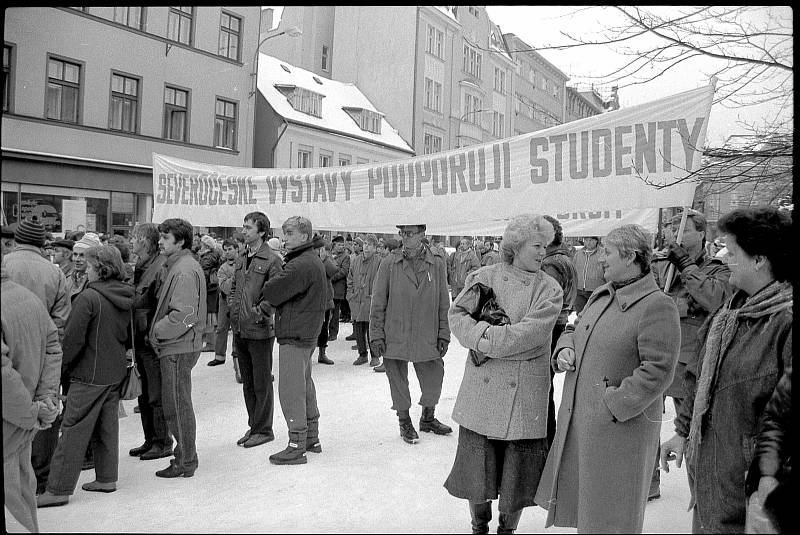 Připomeňte si, jak to vypadalo v Liberci v listopadu 1989.