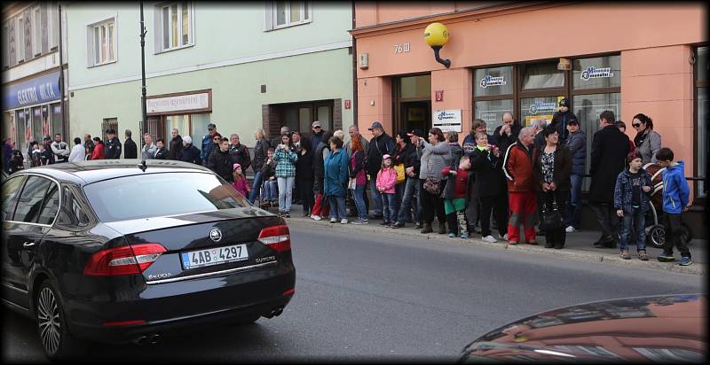 Prezident Miloš Zeman přijíždí do Mimoně.