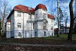 Autorem vily byl drážďanský architekt Rudolf Bitzan a postavil ji v roce 1917 frýdlantský stavitel Rudolf Hampel. 