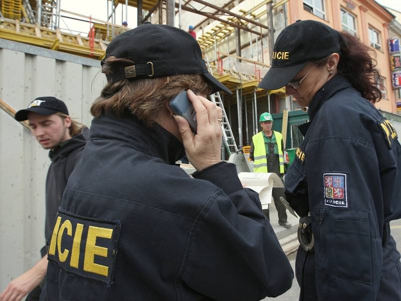 Podobnou kontrolu provedla minulý týden cizinecká policie na Ústecku, kde si posvítila na cizince na stavbách. Nyní přišel na řadu Liberecký kraj, kde se akce odehrála předevčírem. 