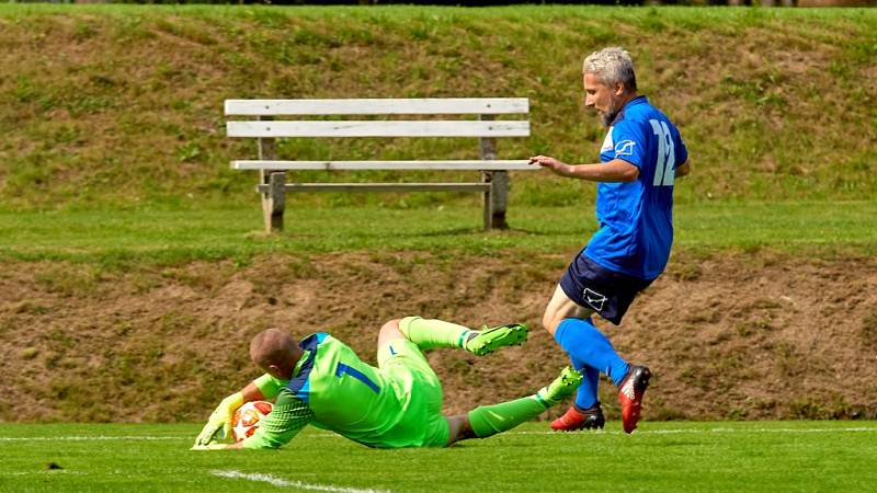 Okresní přebor: Rozstání B - Mníšek 5:1.