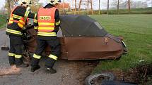 V Raspenavě na Liberecku se 24. dubna ráno srazila Škoda Felicia s Velorexem. Na místě zasahovali hasiči, záchranáři a policisté.