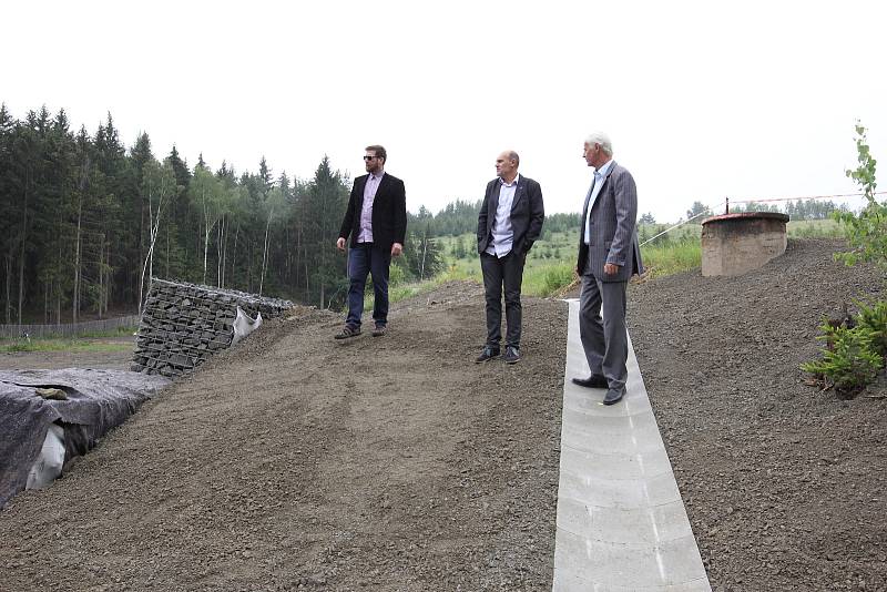 Zleva Pavel Hrabák (TUL), vedoucí projektu Miroslav Černík (TUL) a Vratislav Řehoř (DIAMO).