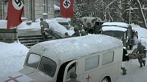 Snímek z filmu Krev zmizelého z roku 2005, Wolkerovo sanatorium.