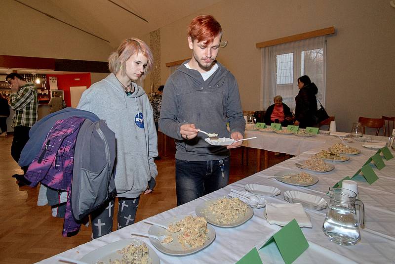 V Heřmanicích na Frýdlantsku se i letos pořádala soutěž o nejlepší bramborový salát.