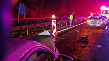 Při nehodě dvou aut se u Jeřmanic zranili dva lidé, tvořily se kolony.