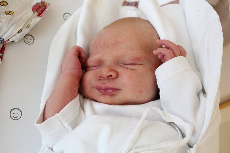 Michal Štadáni. Narodil se 13. července v liberecké porodnici mamince Petře Součkové z Chrastavy. Vážil 3,8 kg a měřil 51 cm.