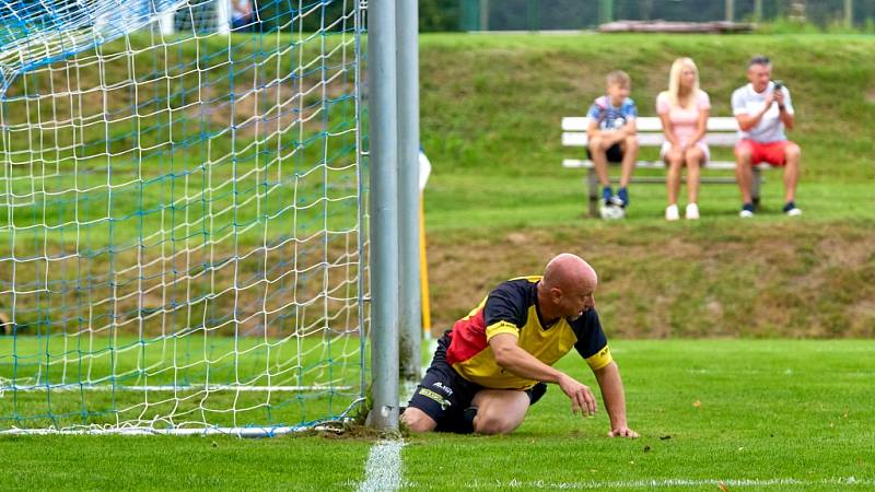 Okresní přebor: Rozstání B - Mníšek 5:1.