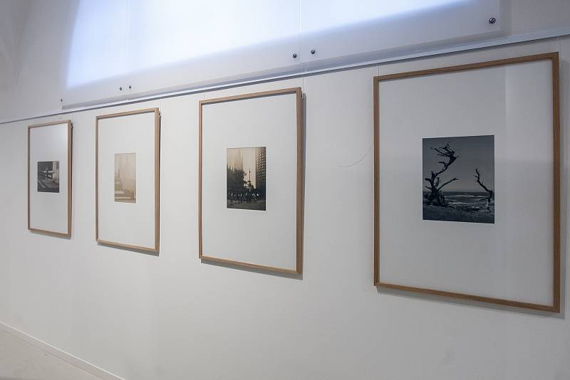 Instalace výstavy fotografií ze sbírky společnosti PPF obsahující díla takových fotografů jako Jsou Funke, Sudek nebo Drtikol pokračovala 19. června v Oblastní galerii Liberec. Výstava bude zahájena 21. června a potrvá až do 30. září.