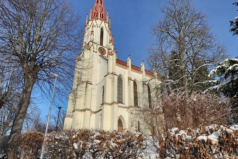 Poznáte místo na fotografiích?