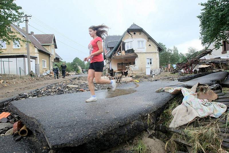 Třetí den v Heřmanicích po ničivé povodni