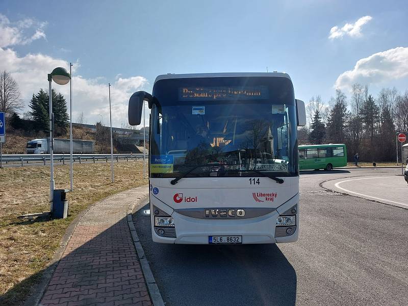 První výprava, které se účastnil i Ivan Vyskočil, odjela v neděli 27. února.