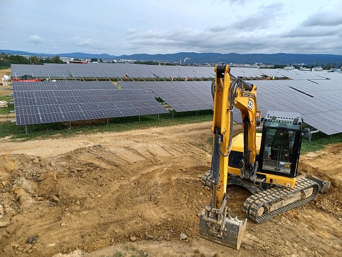 Firma Denso vybudovala největší solární elektrárnu na Liberecku.