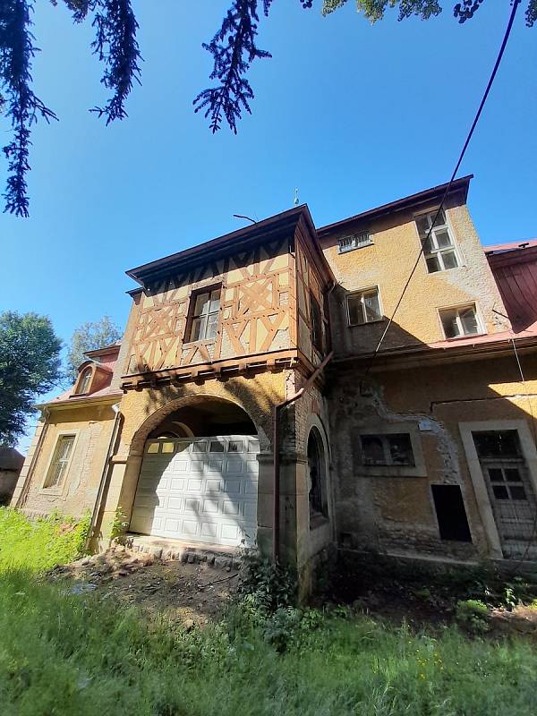 Wolkerovo sanatorium v Liberci a jeho současná podoba.