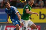 Zápas 26. kola první fotbalové ligy mezi týmy FK Jablonec a FC Slovan Liberec se odehrál 29. dubna na stadionu Střelnice v Jablonci nad Nisou. Na snímku zleva Radim Breite a Tomáš Holeš.