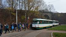 Loučení s tramvajemi typu T2R v Liberci. Na snímku u zastávky Viadukt.