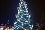 Vánoční strom na náměstí 1. máje v Chrastavě