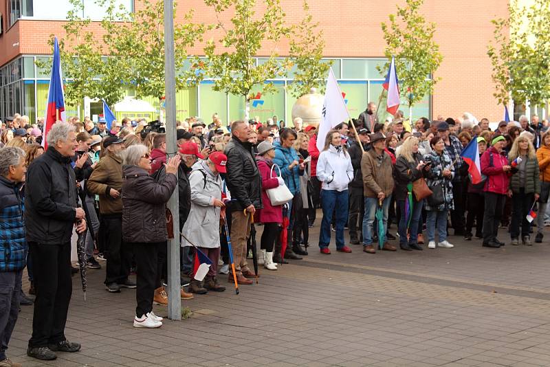 Demonstrace s názvem Nenásilná revoluce 28. září v Liberci