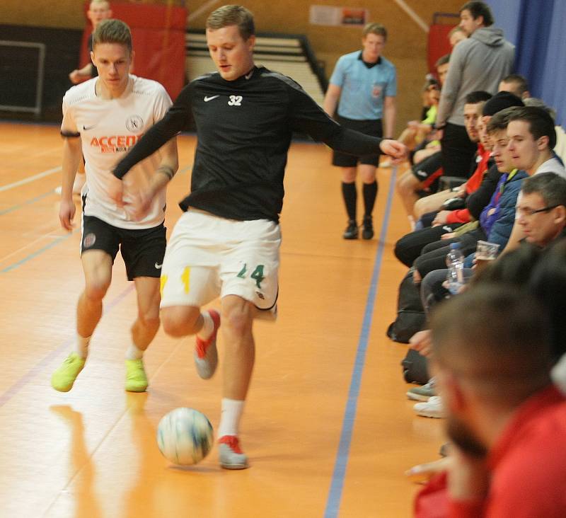 Nejlepší ze šestnácti futsalových týmů byli na libereckém turnaji Šohajci.