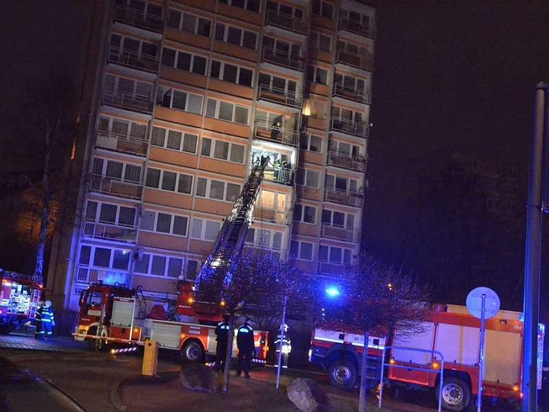  Tři jednotky hasičů zasahovaly u požáru balkónu v Liberci.