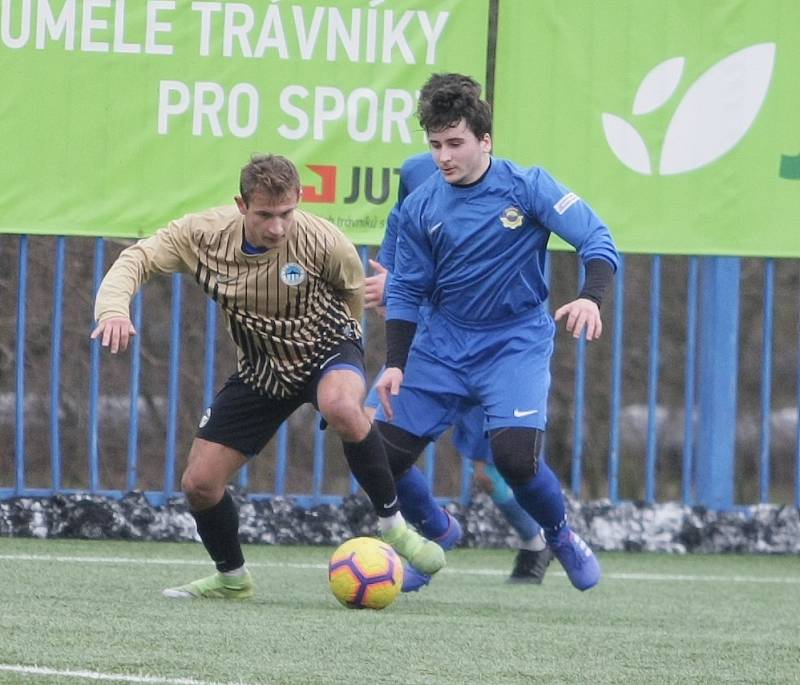 Chrastava (v modrém) podlehla v přípravném fotbale libereckému dorostu U18.