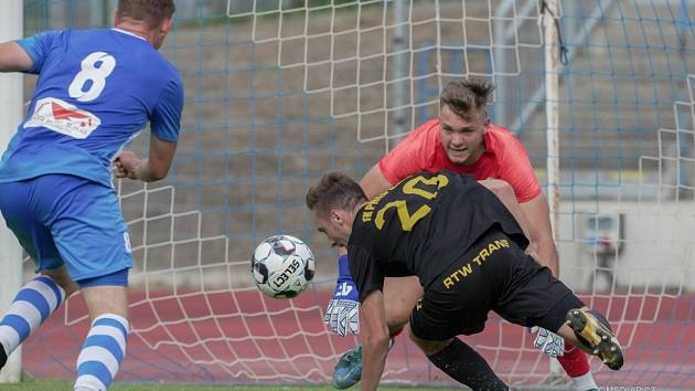 Minulý týden kvůli špatnému terénu FK Přepeře s Ústím nad Labem doma nehrál, v sobotu do Pardubic kvůli rozbitému busu mále nedojel.