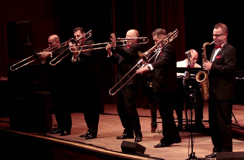 GLENN MILLER ORCHESTRA potřetí v Domě kultury v Liberci. Měl opět vyprodáno.