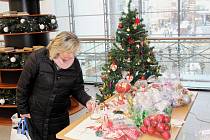 Benefiční prodej vánočních ozdob na podporu onkologicky nemocných a jejich blízkých.